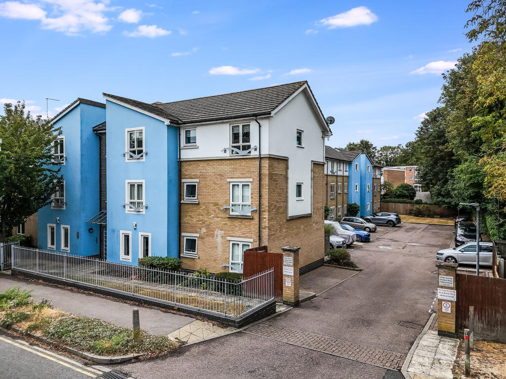 Apartment in Chelmsford - View 2