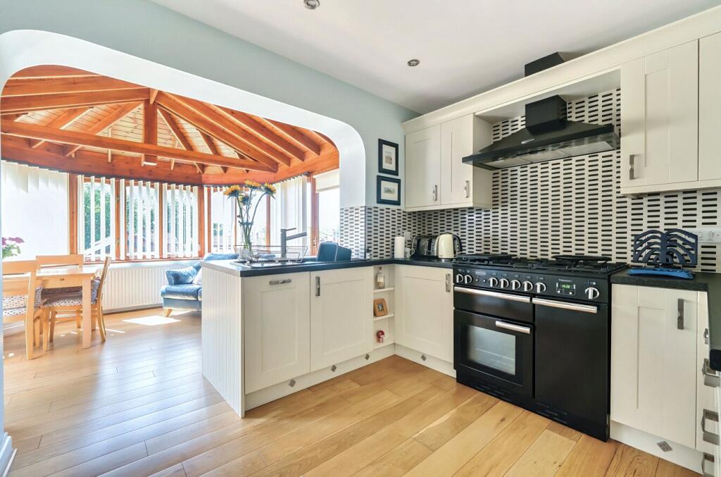 Woodlands, Cefnllys Lane, Llandrindod Wells, Powys photo 2