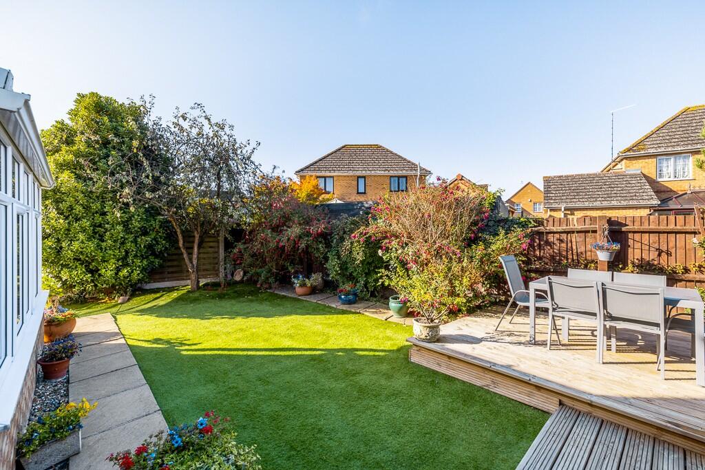 20, Pilgrim Gardens photo 4