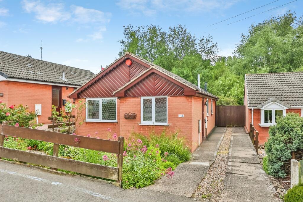Main image of property: Lynncroft, Eastwood, Nottingham