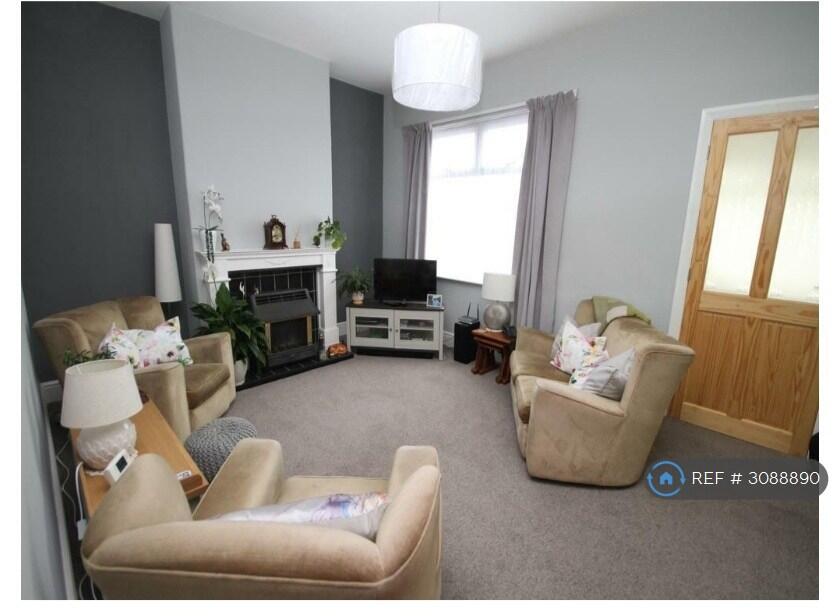 House in Bradford, West Yorkshire - View 4