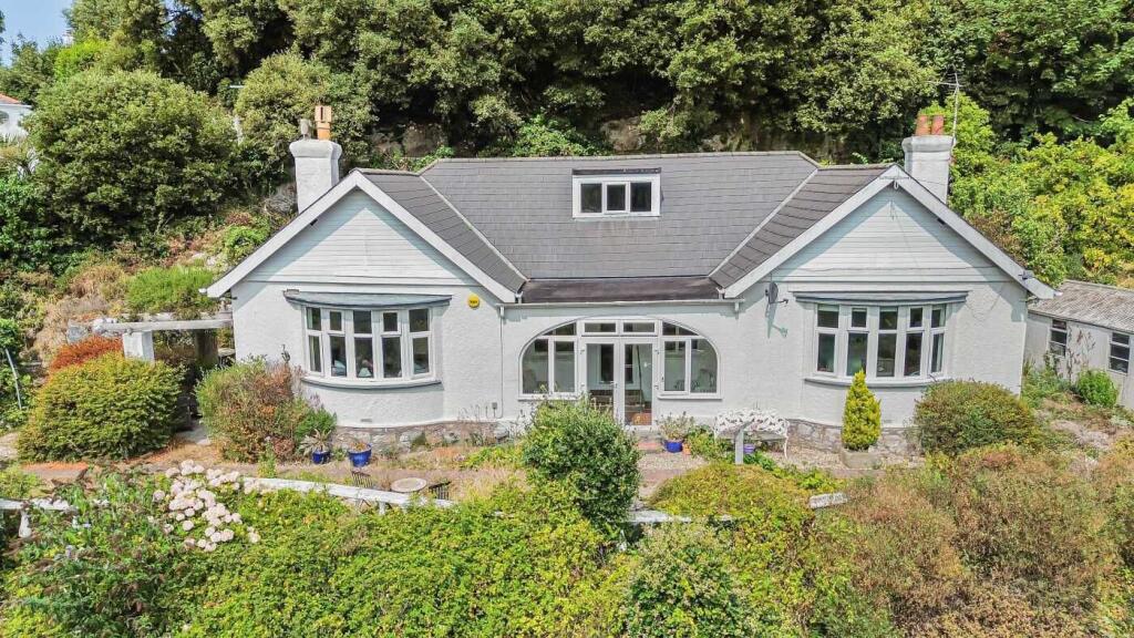 Main image of property: 38 Ilsham Road, Torquay, Devon, TQ1 2JD