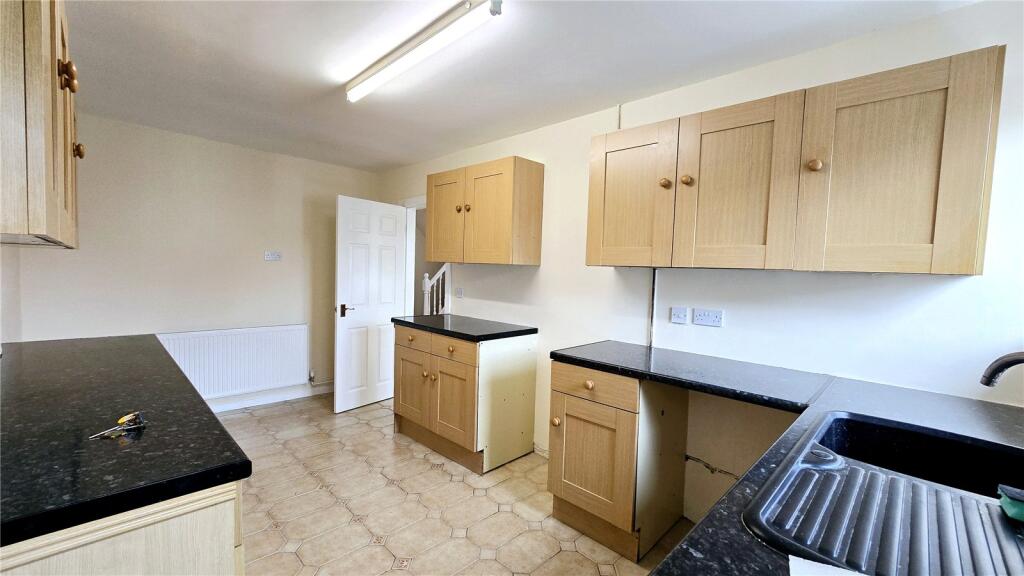 House in Llaingoch, Pentre Pella, Holyhead - View 4