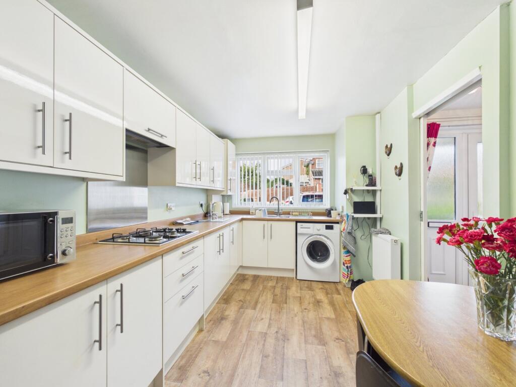 Alberta Close, Worcester, Worcestershire, WR2 photo 3