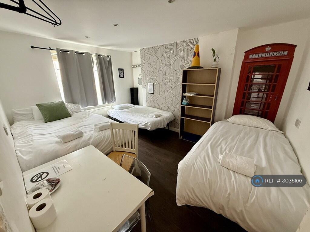 Apartment in Brighton - View 4