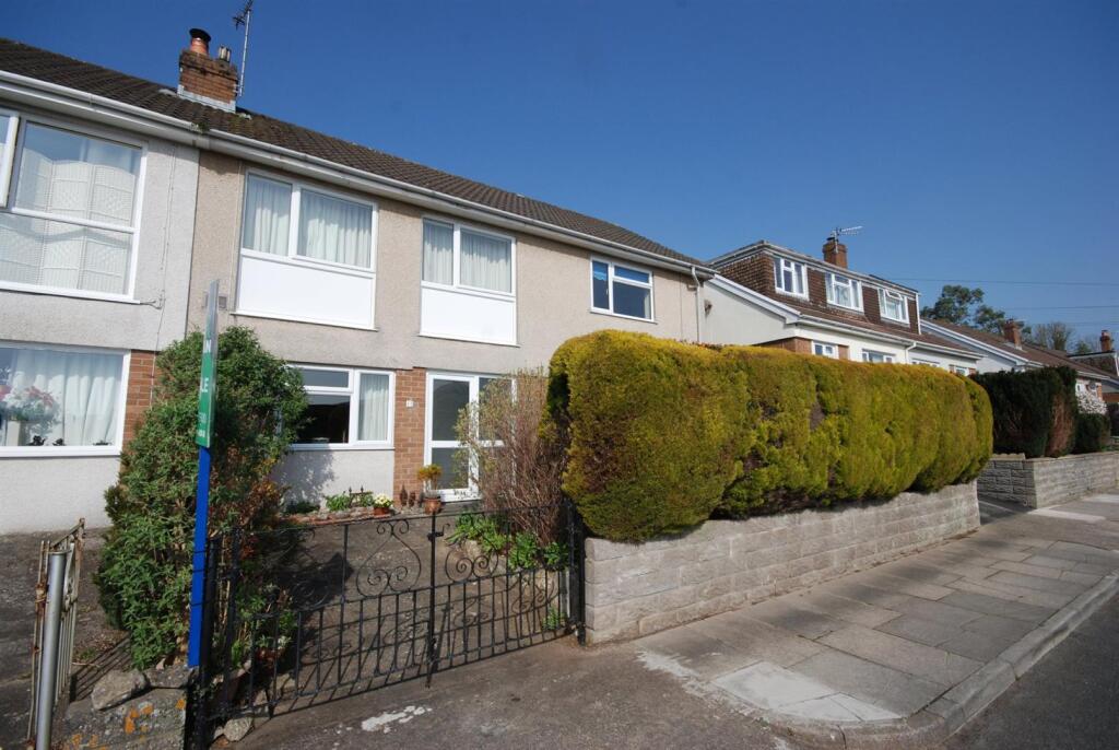 3-bed semi-detached on Geraints Way, Cowbridge, Vale of Glamorgan, CF71 7AY, £350,000