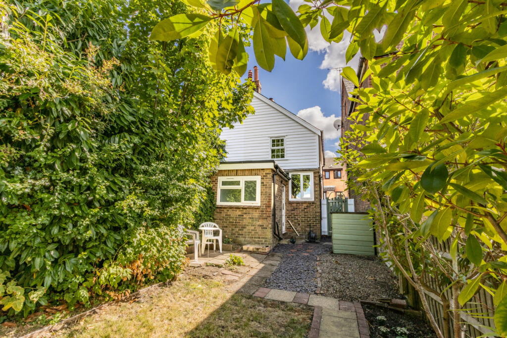 House in Tunbridge Wells, Hawkhurst - View 3