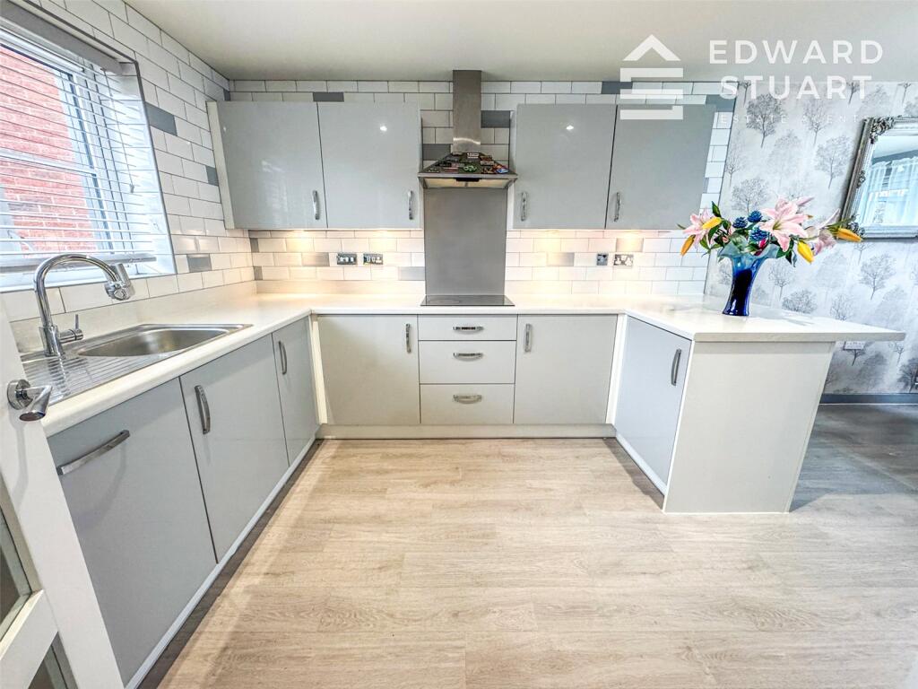 Damson Drive, Peterborough, Cambridgeshire, PE1 photo 3