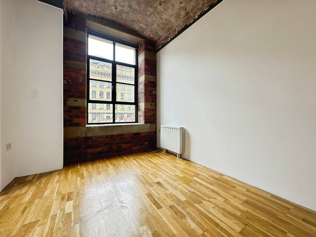 Apartment in Bradford, Girlington, Manningham - More