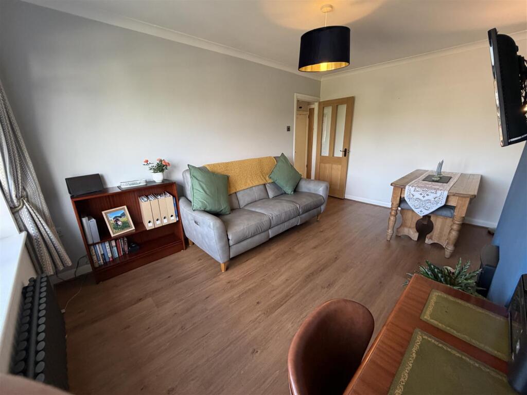 Apartment in Maidstone, Kent - More