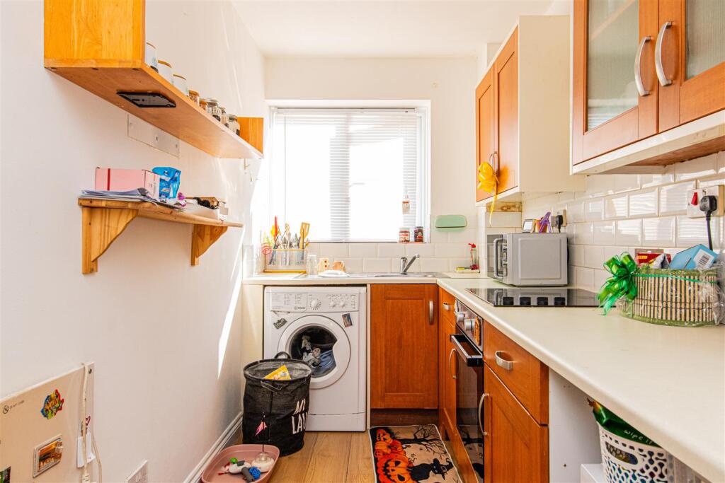 Gainsborough Court, Corby - View 5