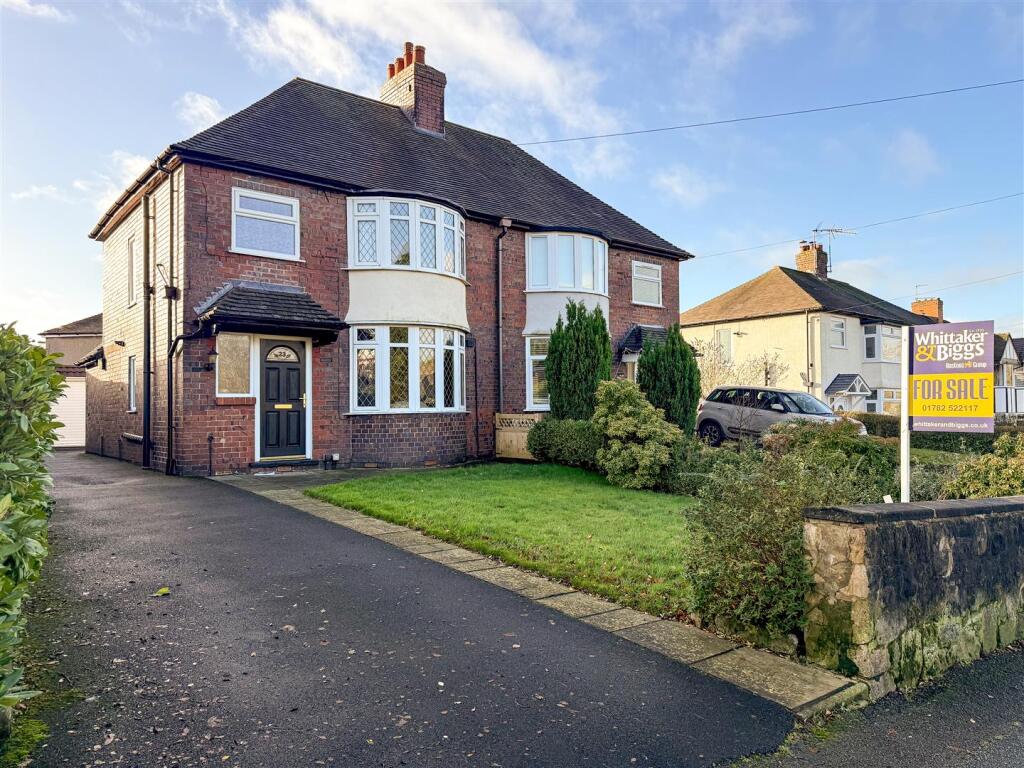 3-bed semi-detached on Woodhouse Lane, Stoke-On-Trent, £255,000