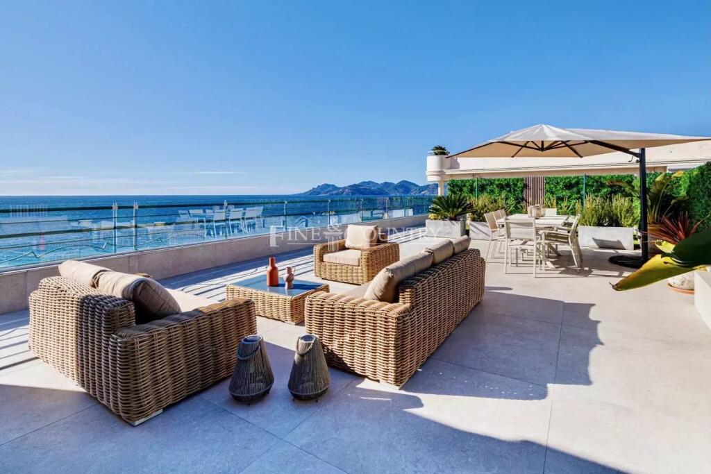 Main image of property: Provence-Alps-Cote d`Azur, Alpes-Maritimes, Cannes