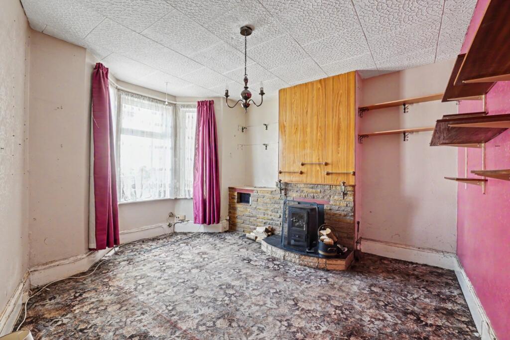 House in Chatham, Luton - View 4