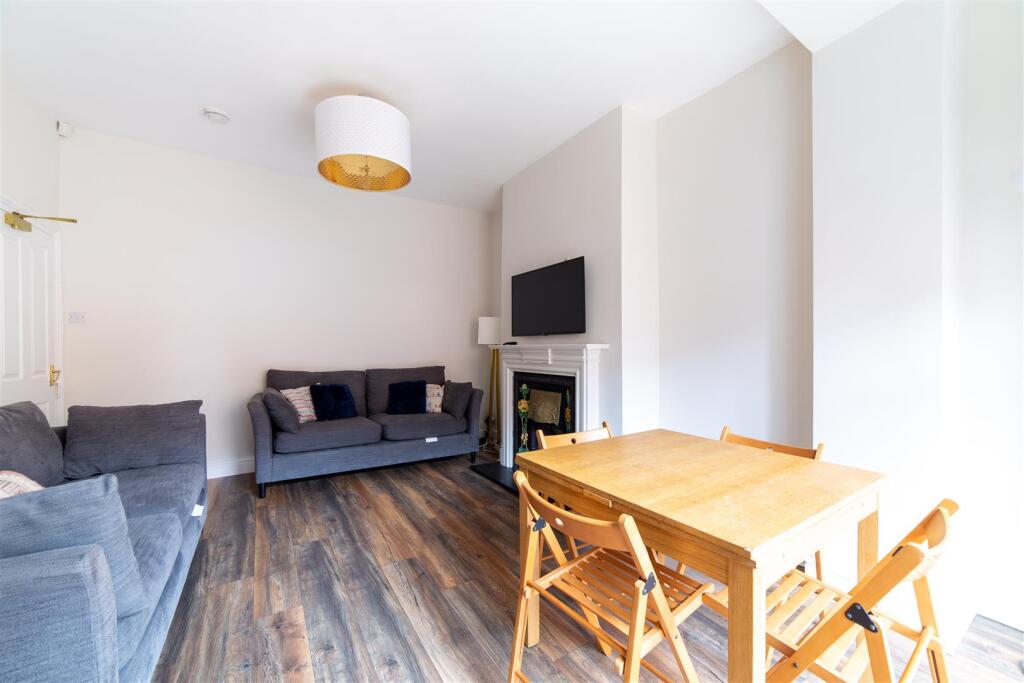 House in Newcastle upon Tyne - View 2