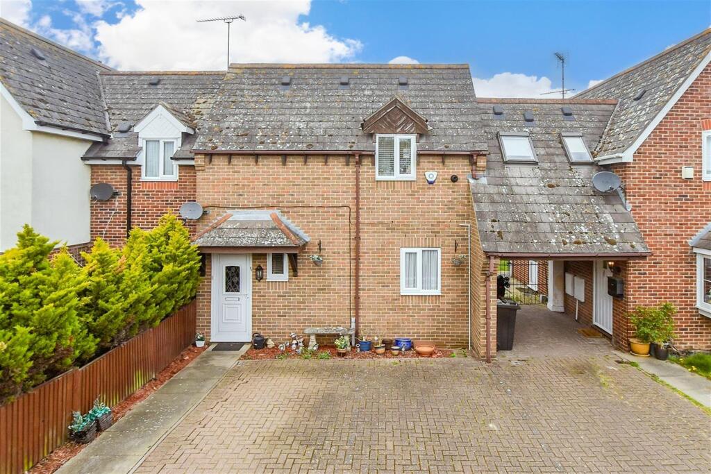 Boyd Court, Wickford, Essex photo 2