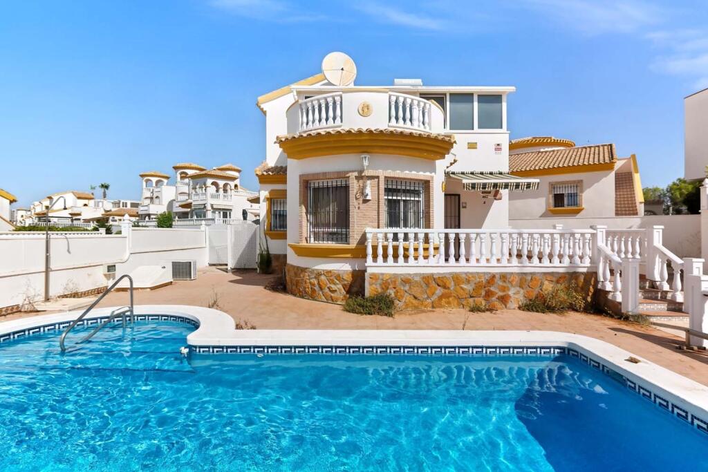 Main image of property: Valencia, Alicante, Pinar De Campoverde
