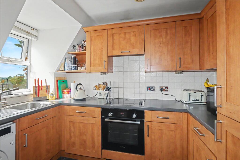 Apartment in Guildford - View 5