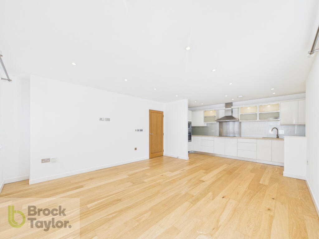 Apartment in Haywards Heath - View 5