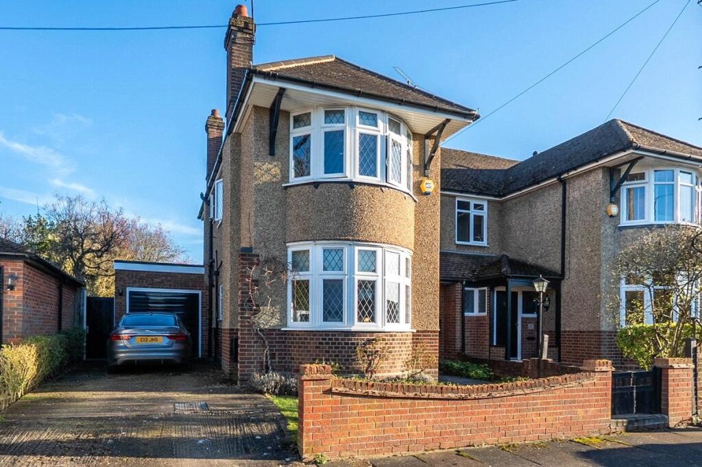 Main image of property: Barton Avenue, Dunstable, Bedfordshire, LU5