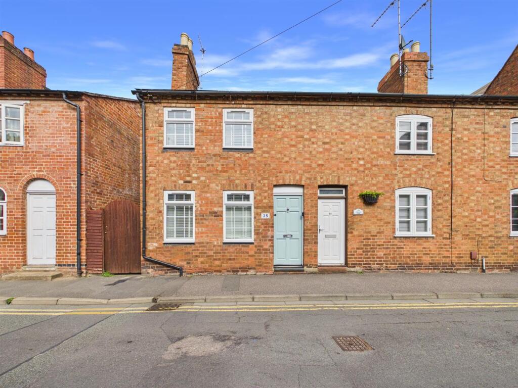 Main image of property: Scholars Lane, Stratford-Upon-Avon