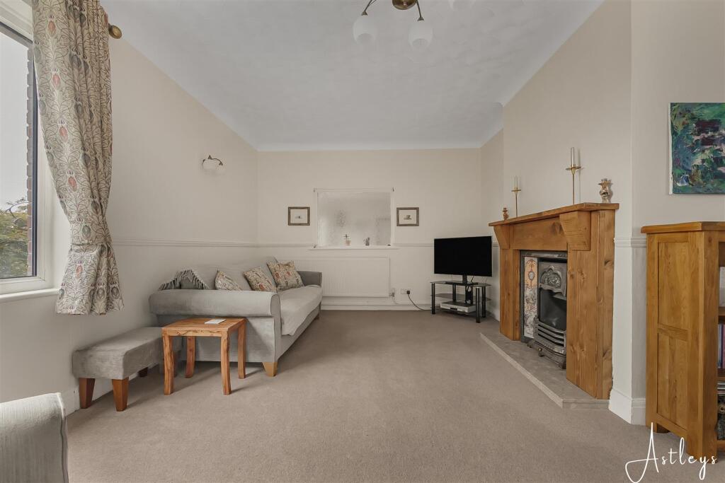 House in Swansea, Blaenhonddan - View 5