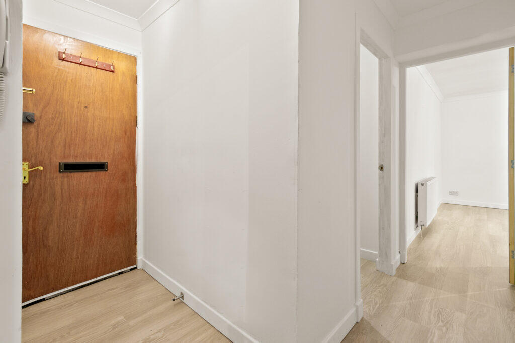 Apartment in Paisley - More