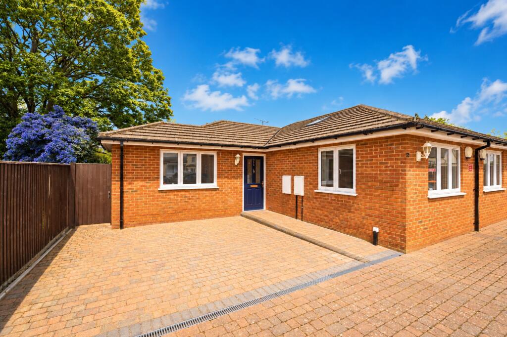 Main image of property: Houghton Road, Dunstable, Bedfordshire, LU5
