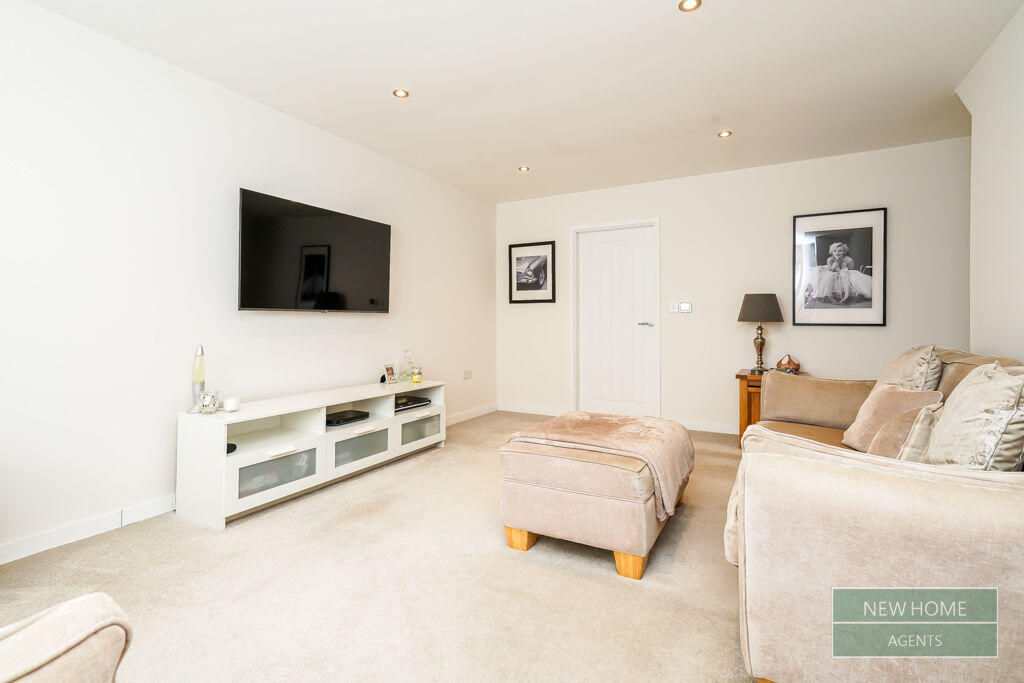 House in Rotherham, Bramley - More