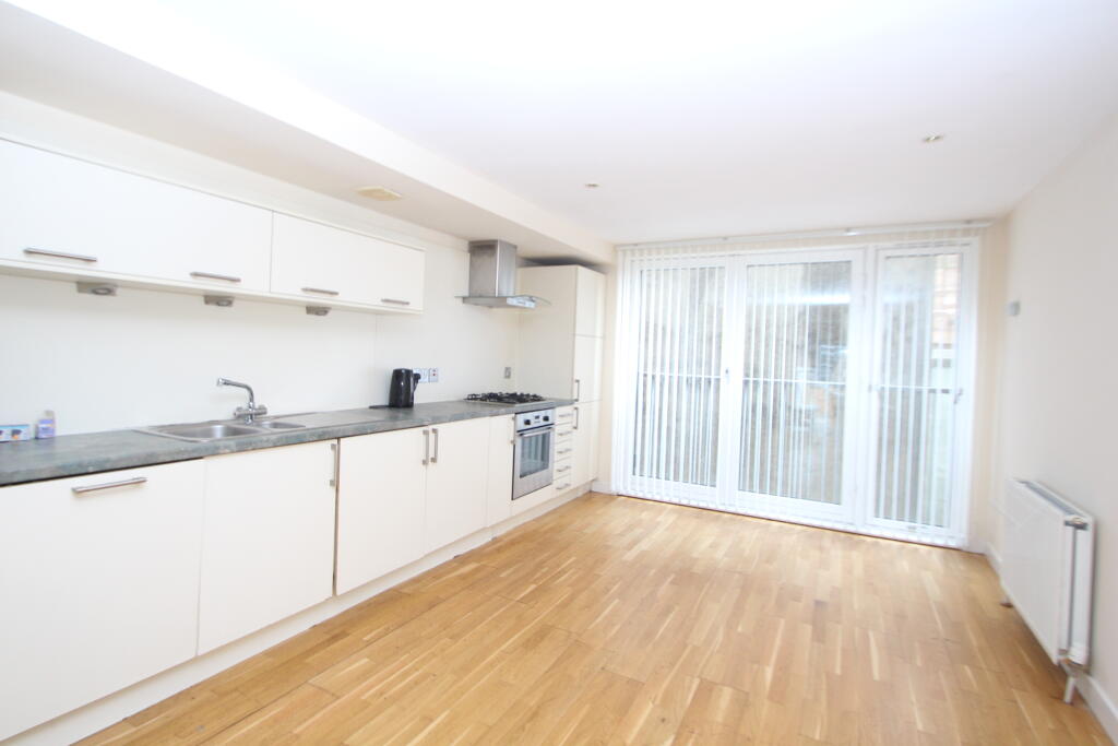 Apartment in Glasgow - View 3