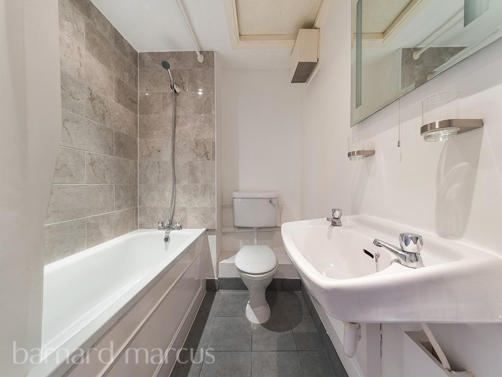 Apartment in London - More
