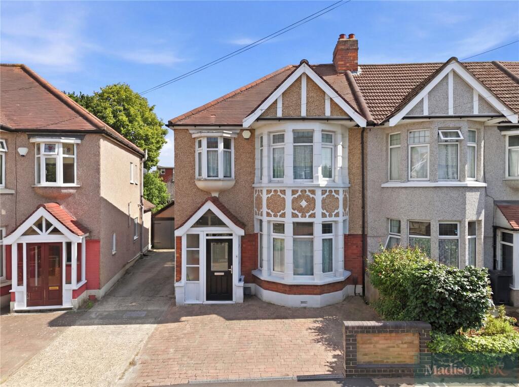 Main image of property: Kenwood Gardens, Ilford, IG2