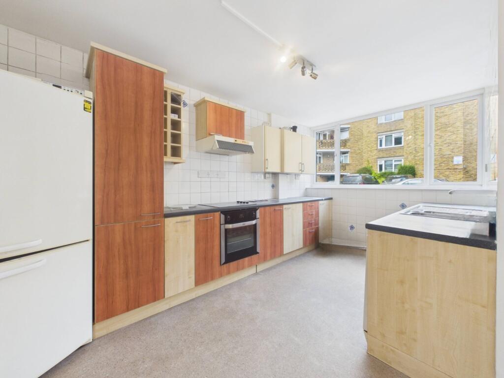 House in Slough - View 2