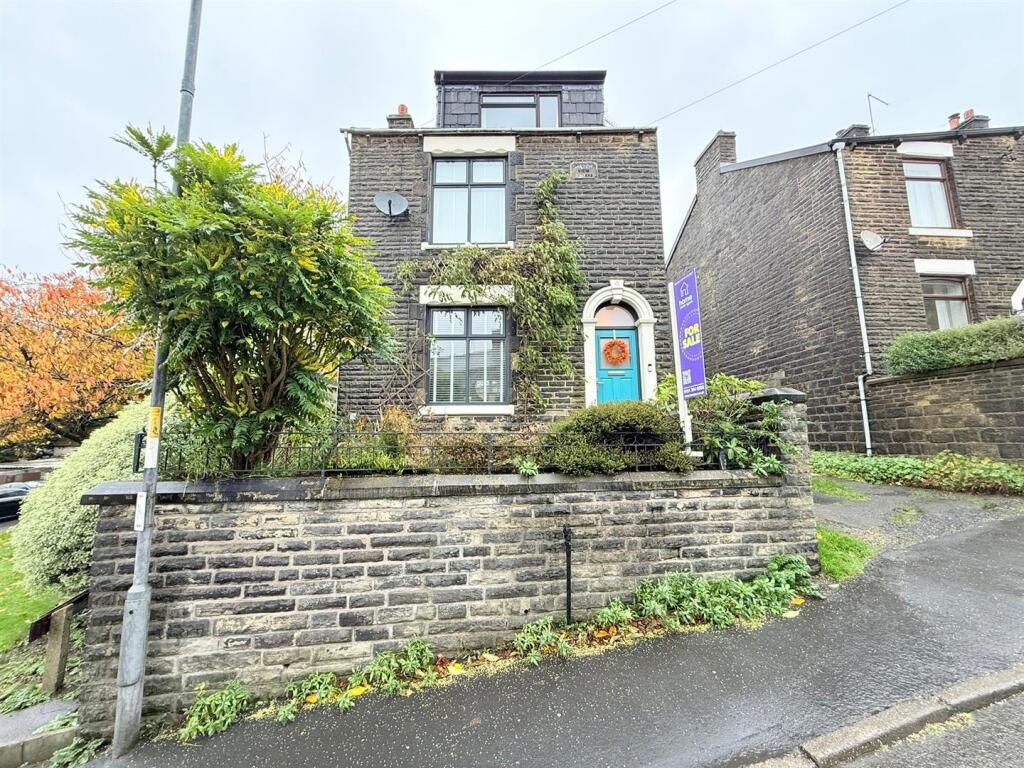 4-bed detached on Quickedge Road, Mossley, £380,000