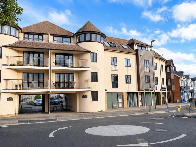 Main image of property: 39/41 Old Milton Road, New Milton, Hampshire. BH25 6DJ