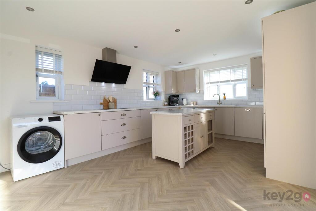 House in Bolsover, Old Bolsover - View 4