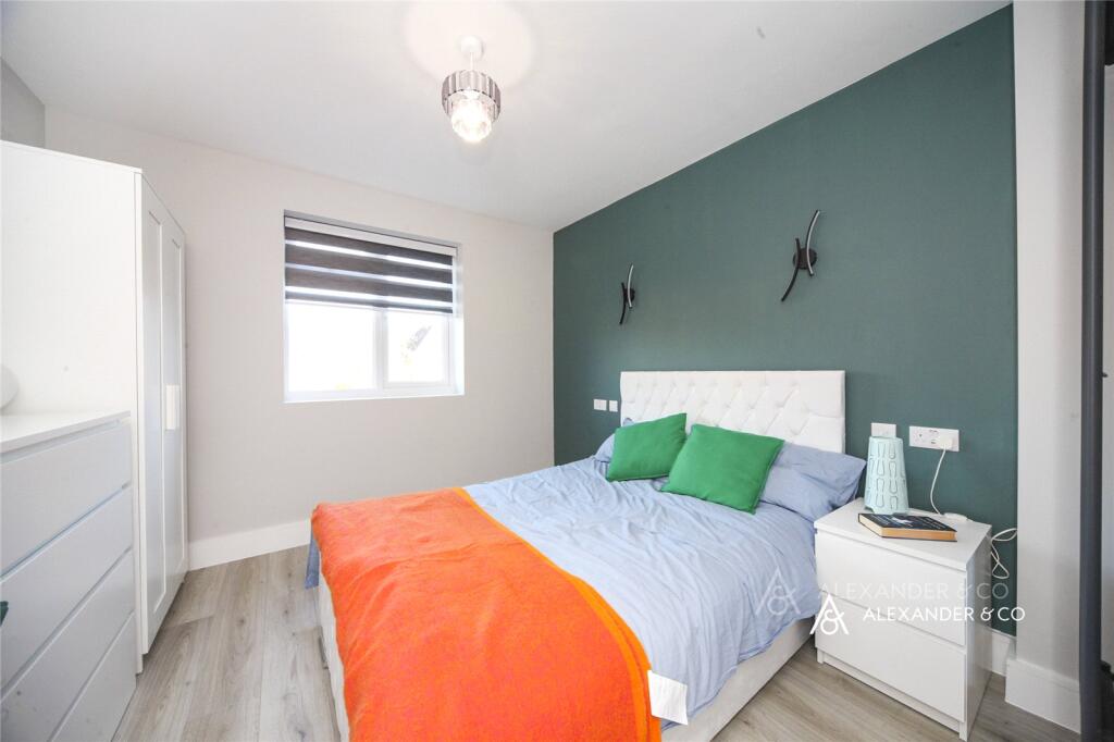 Main image of property: Benning Avenue, Dunstable, Bedfordshire, LU6