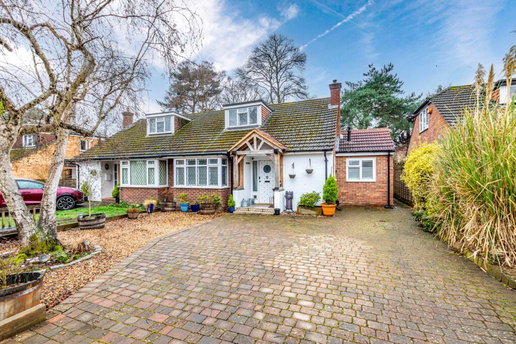 4-bed semi-detached on Blackdown Close, Pyrford, Surrey, GU22, £725,000