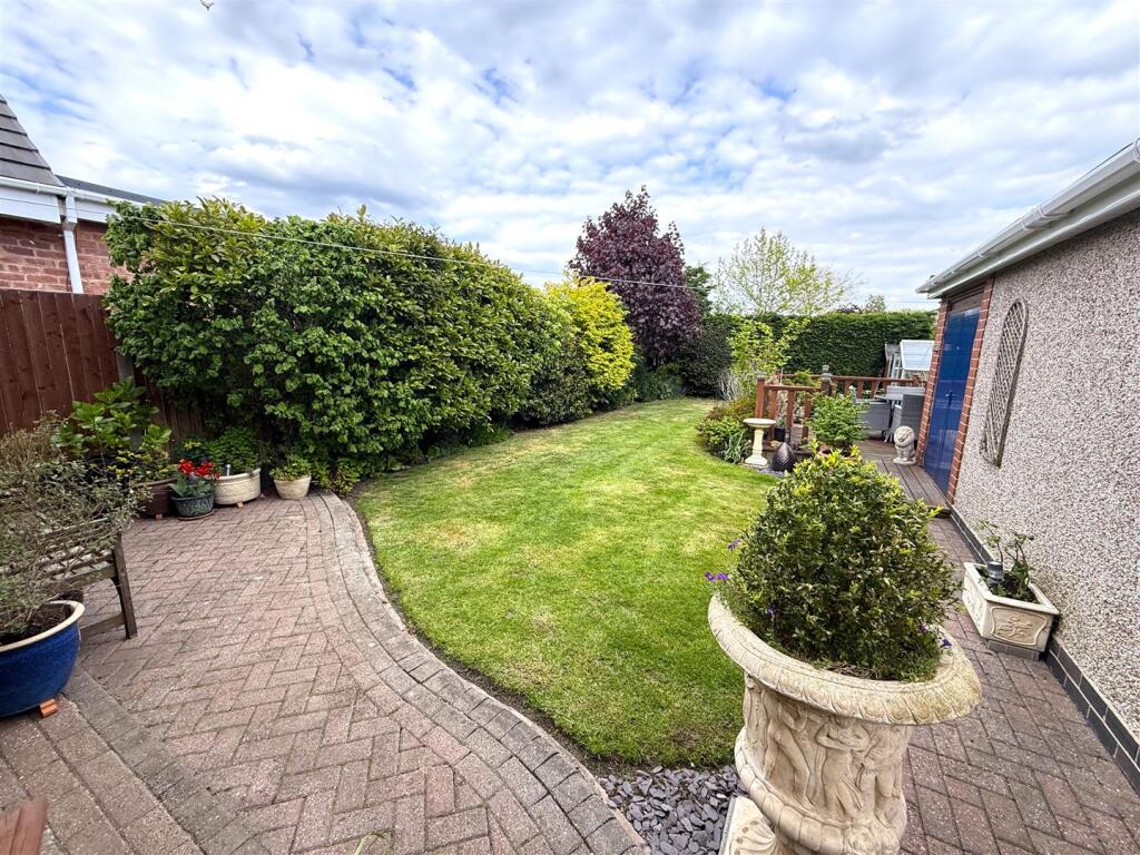Claymills Road, Stretton, Burton-On-Trent photo 3