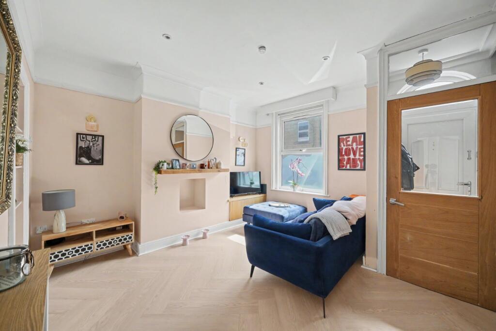 Chatsworth Road, Harrogate, North Yorkshire, HG1 photo 3