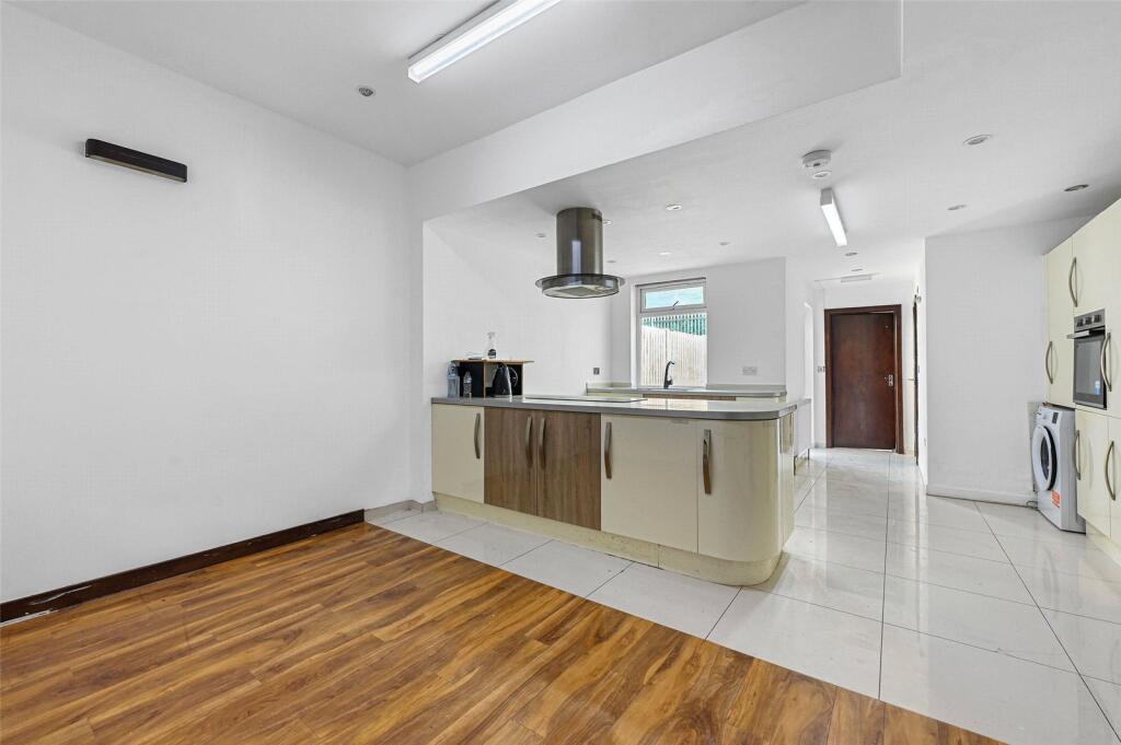 4-bed terraced on Caistor Park Road, Stratford, London, E15, £650,000