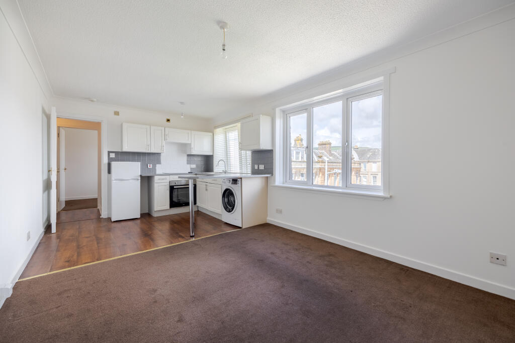 Apartment in Helensburgh, Craigendoran - View 4