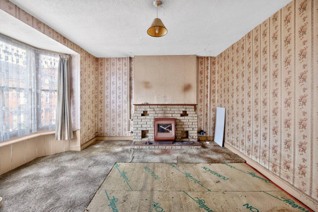 30 Wellington Road, Raunds, Wellingborough NN9 6DL photo 4