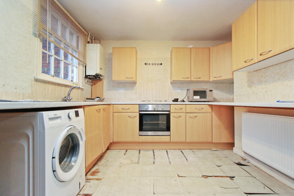 House in Herne Bay, Hunter's Forstal, Mickleburgh Hill - View 2