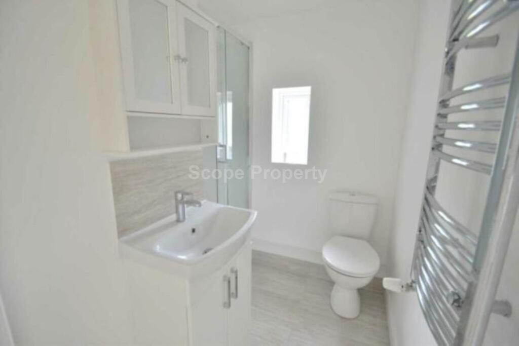 House in Reading - View 4
