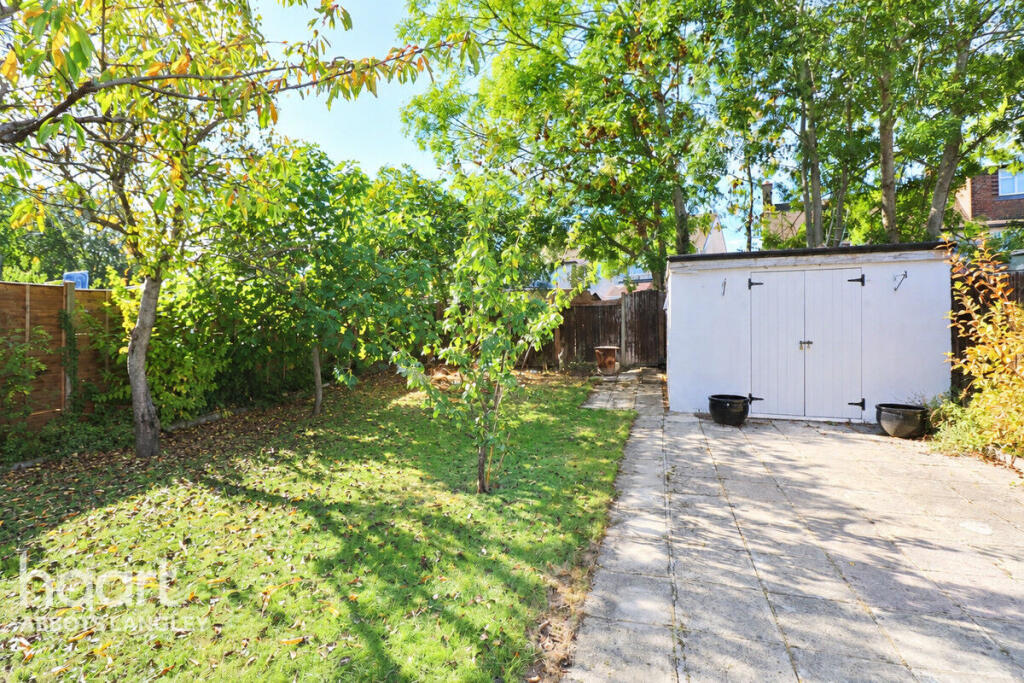 House in Watford, North Watford - View 5