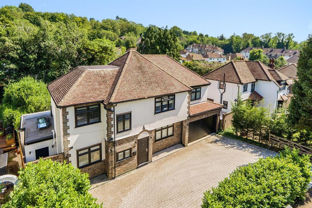 Main image of property: Outwood Lane, Chipstead