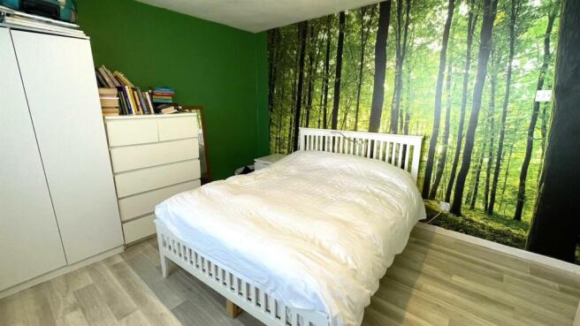 OWNERS' DOUBLE BEDROOM