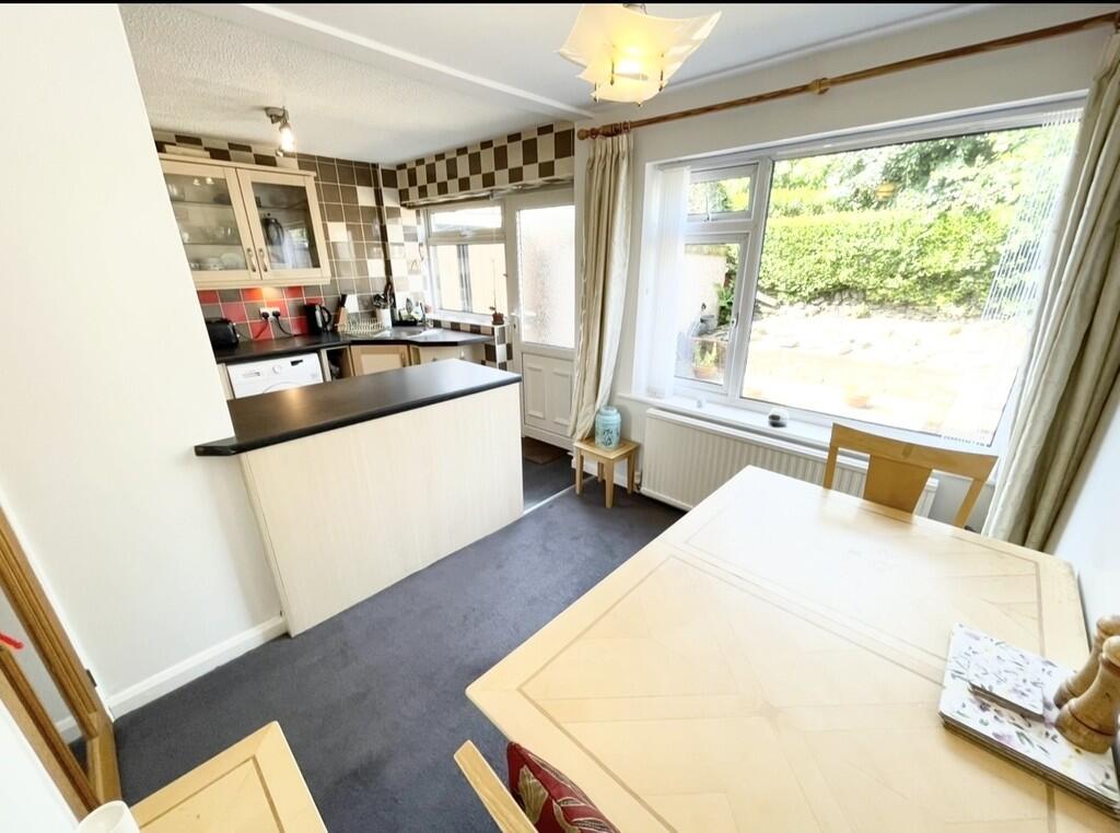 Kent Close, Pudsey photo 3