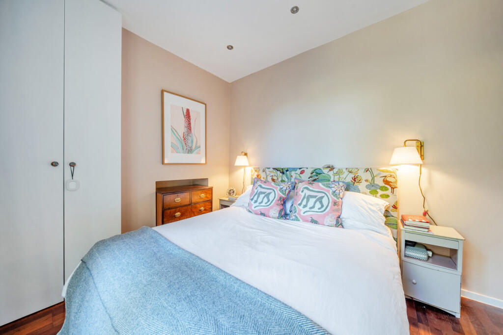 Apartment in London - View 5